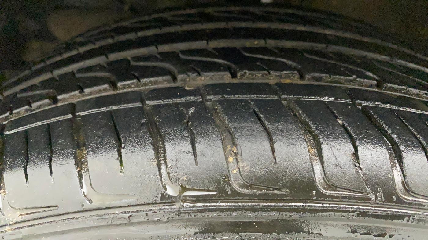 2021 Maruti Baleno DELTA PETROL 1.2, Petrol, Manual, 12,577 km, Left Front Tyre Tread