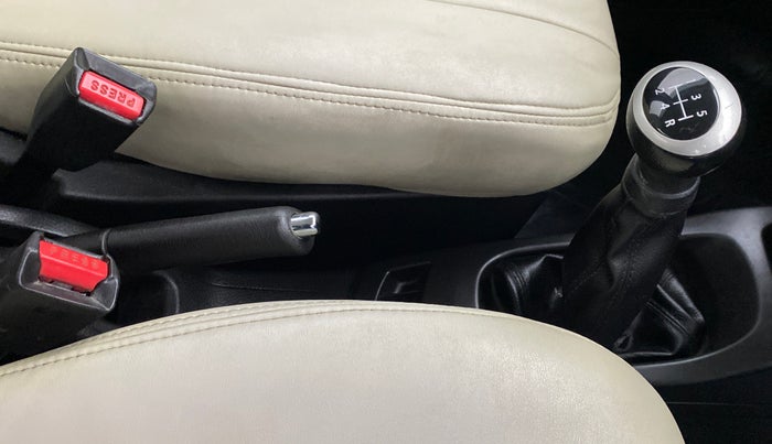 2013 Maruti Wagon R 1.0 VXI, Petrol, Manual, 52,002 km, Gear Lever