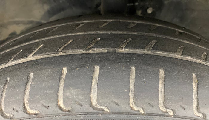 2013 Maruti Wagon R 1.0 VXI, Petrol, Manual, 52,002 km, Left Front Tyre Tread