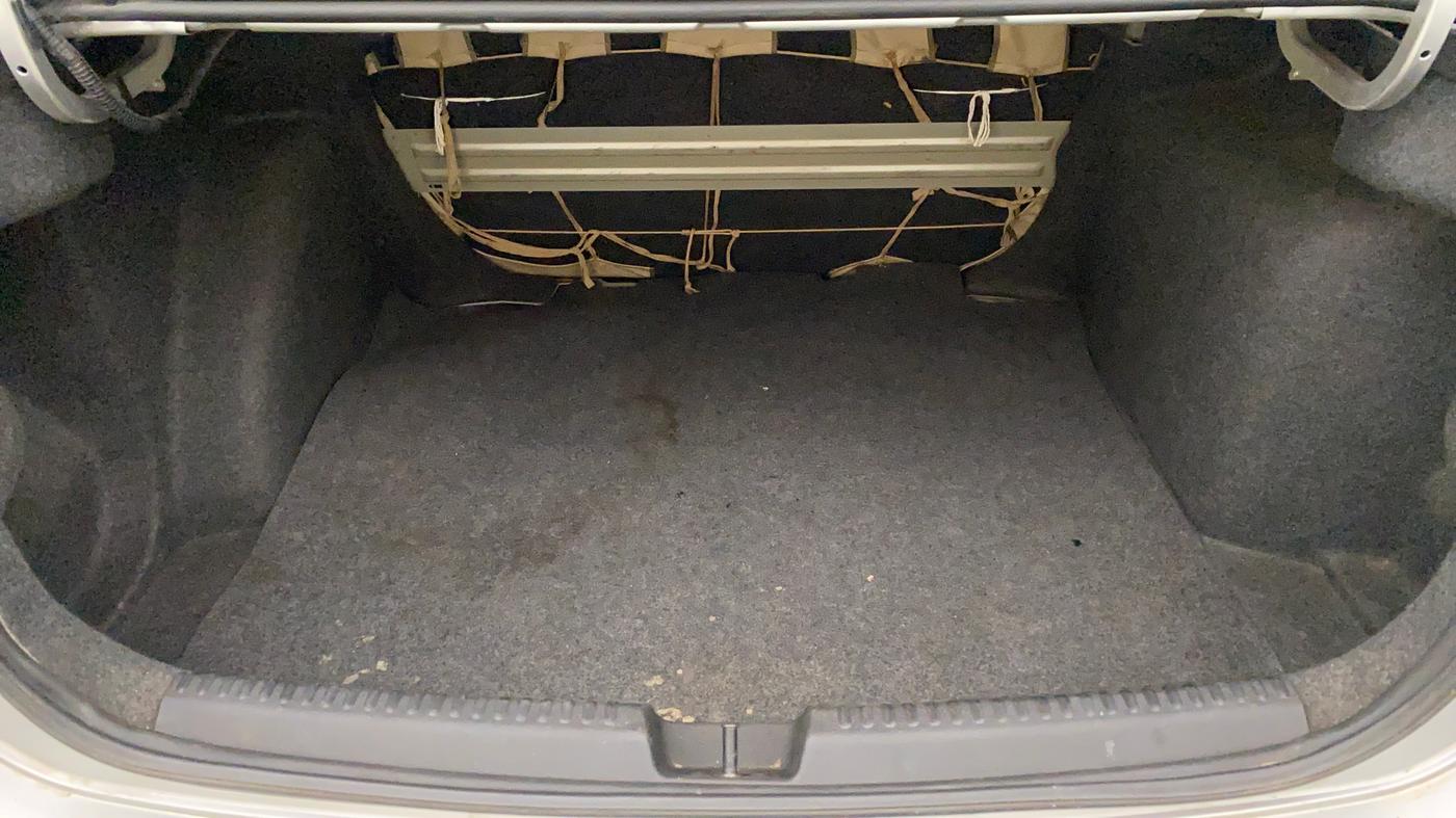 2010 Volkswagen Vento HIGHLINE 1.6 MPI, Petrol, Manual, 52,080 km, Boot Inside