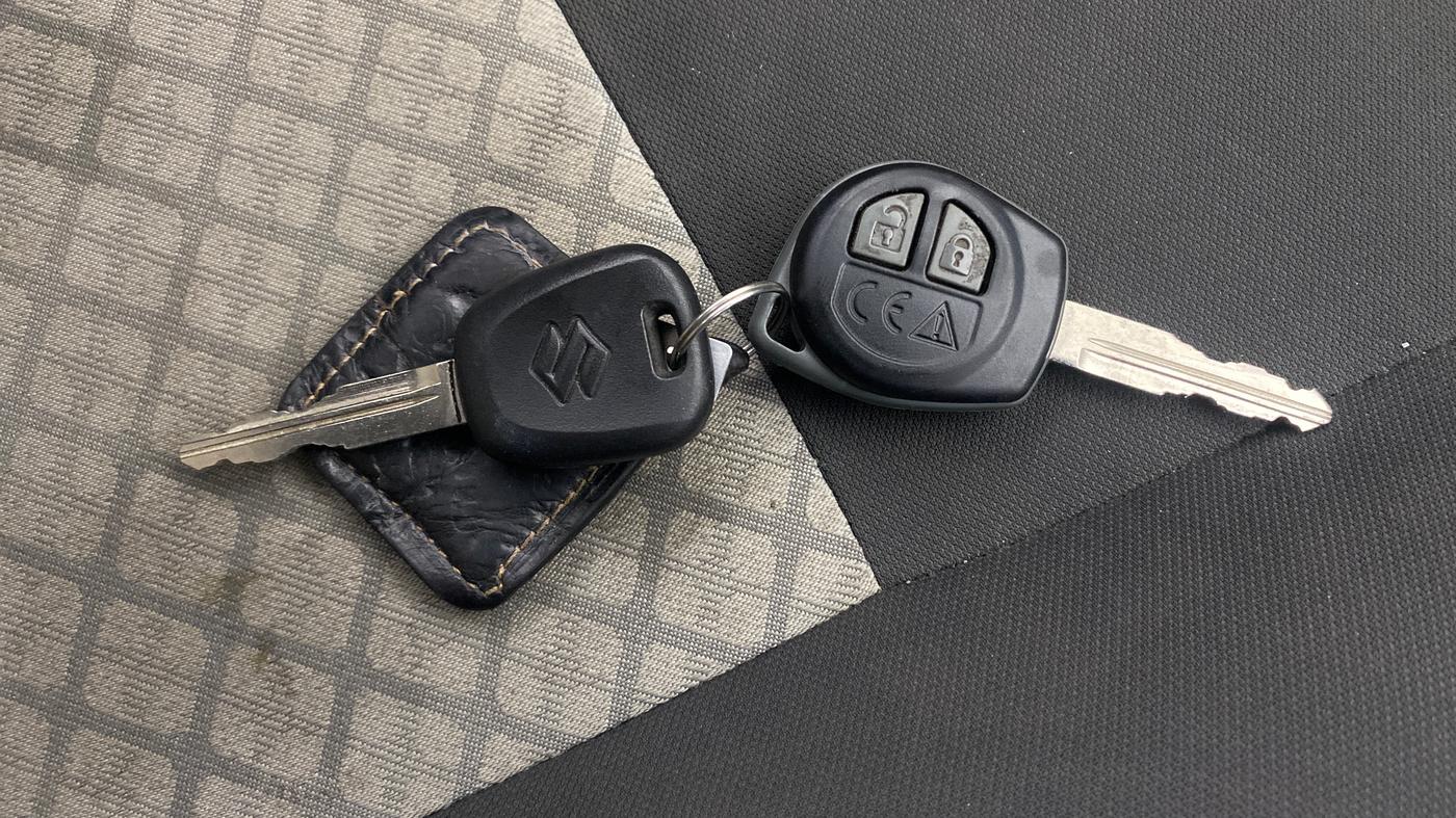 2023 Maruti Alto K10 VXI PLUS AMT, Petrol, Automatic, 32,312 km, Key Close Up
