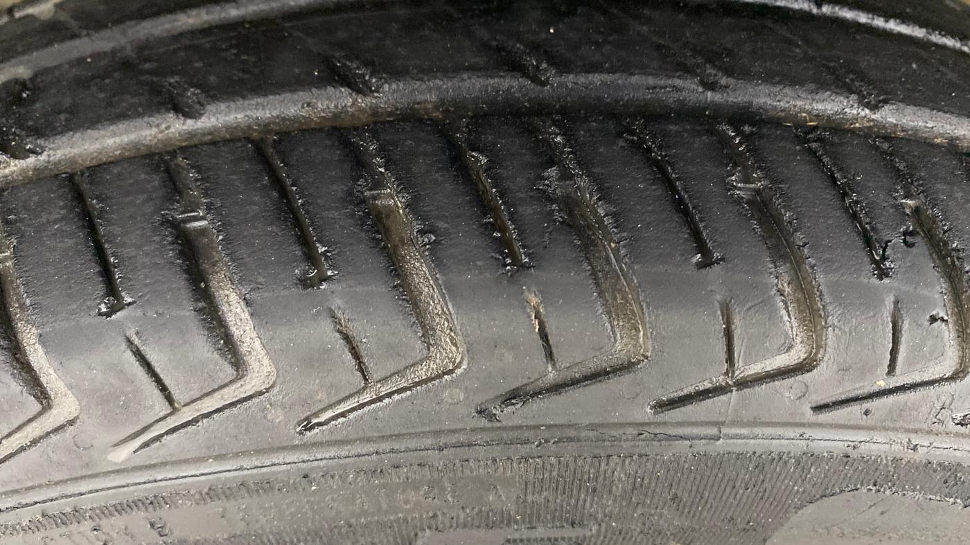 2023 Maruti Alto K10 VXI PLUS AMT, Petrol, Automatic, 32,312 km, Left Front Tyre Tread