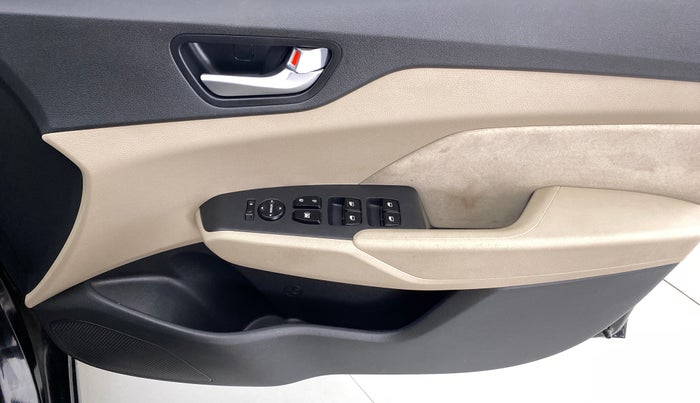 2018 Hyundai Verna 1.4 VTVT EX, Petrol, Manual, 32,296 km, Driver Side Door Panels Control