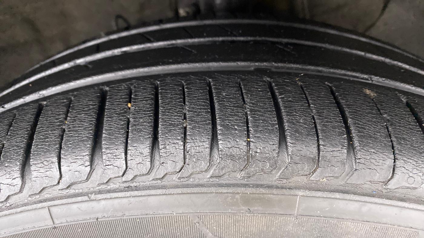 2018 Hyundai Verna 1.4 VTVT EX, Petrol, Manual, 32,296 km, Right Front Tyre Tread