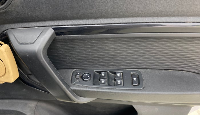 2021 Renault Kiger RXL AMT, Petrol, Automatic, 28,306 km, Driver Side Door Panels Control