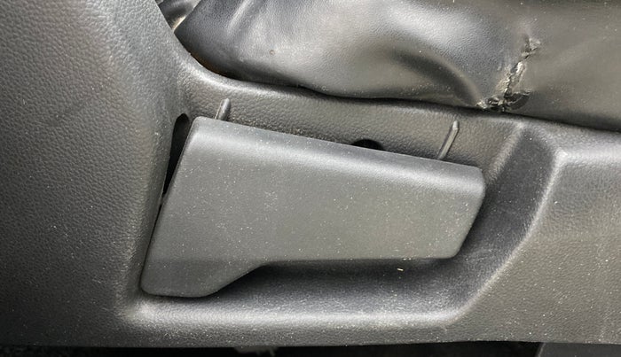 2021 Renault Kiger RXL AMT, Petrol, Automatic, 28,306 km, Driver Side Adjustment Panel