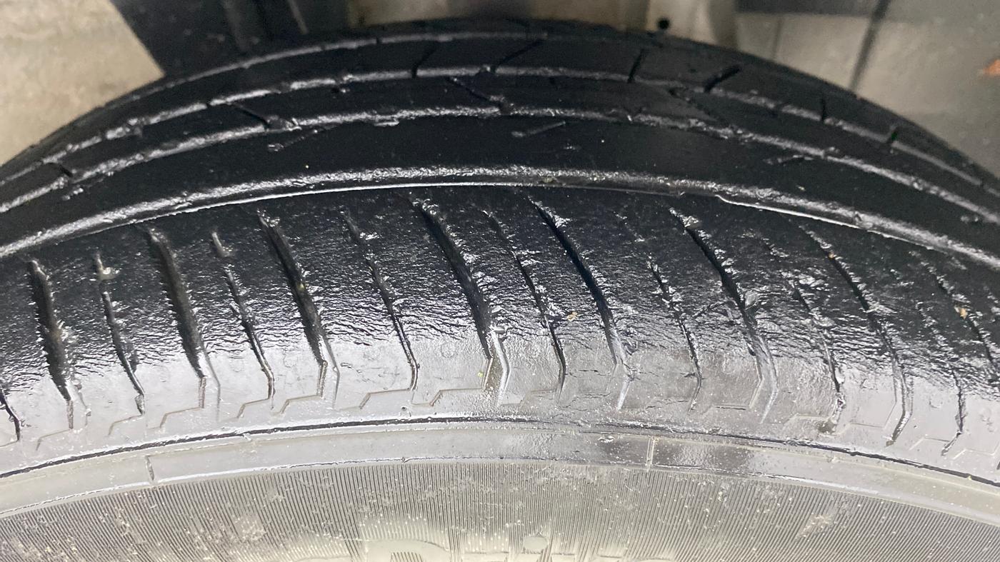 2021 Renault Kiger RXL AMT, Petrol, Automatic, 28,306 km, Right Front Tyre Tread