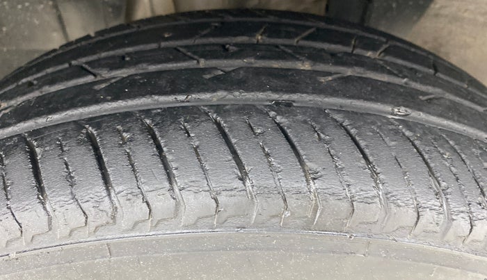 2021 Renault Kiger RXL AMT, Petrol, Automatic, 28,306 km, Left Front Tyre Tread