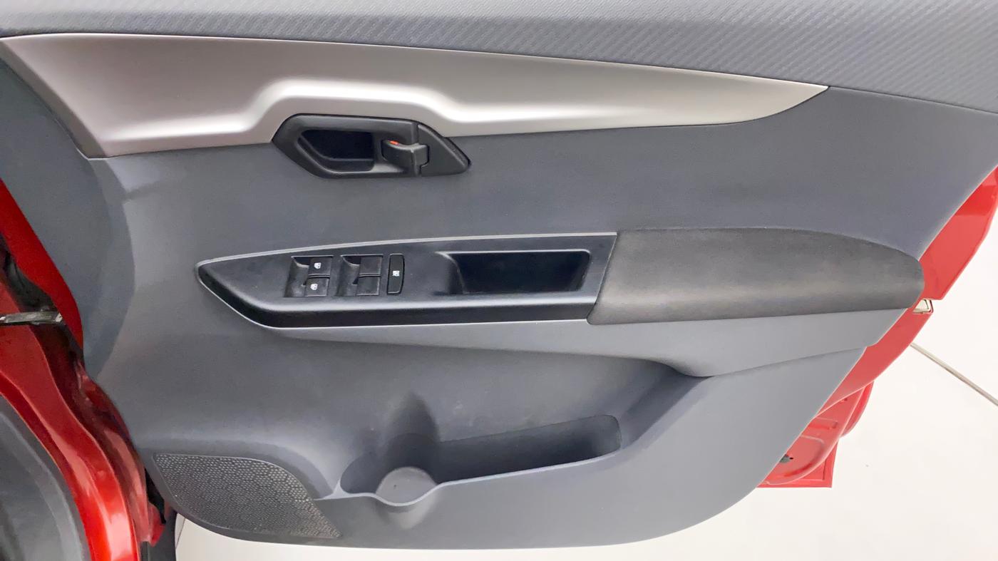 2018 Mahindra KUV 100 NXT K6+ P 6 STR, Petrol, Manual, 35,641 km, Driver Side Door Panels Control