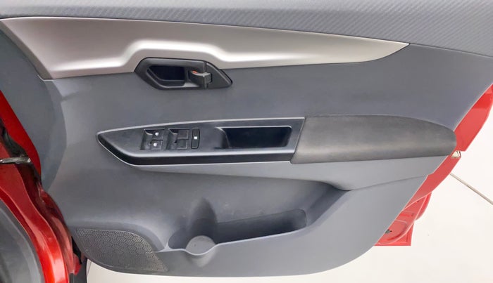 2018 Mahindra KUV 100 NXT K6+ P 6 STR, Petrol, Manual, 35,641 km, Driver Side Door Panels Control