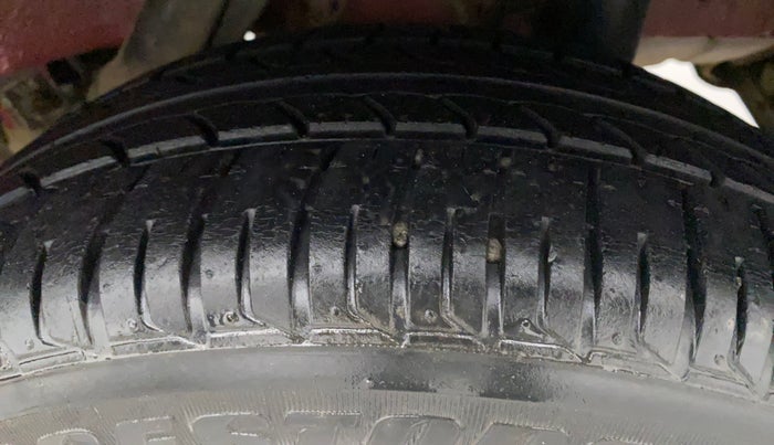 2018 Mahindra KUV 100 NXT K6+ P 6 STR, Petrol, Manual, 35,641 km, Left Rear Tyre Tread