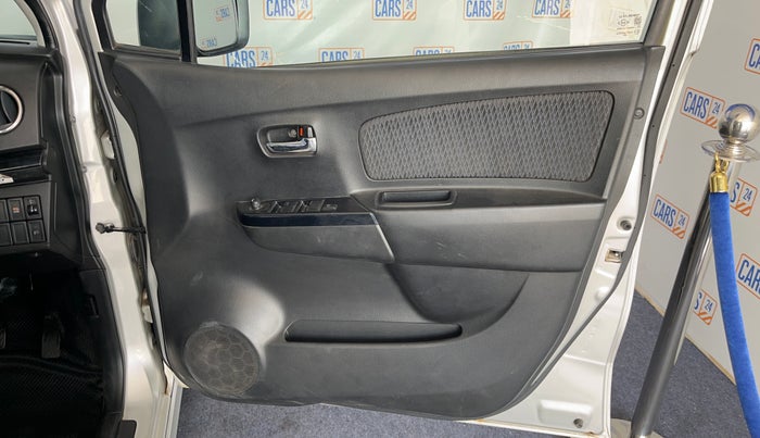 2015 Maruti Wagon R Stingray VXI, Petrol, Manual, 98,780 km, Driver Side Door Panels Control