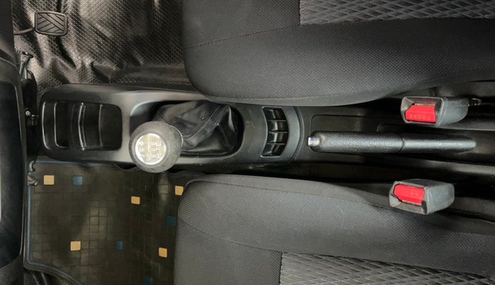 2015 Maruti Wagon R Stingray VXI, Petrol, Manual, 98,780 km, Gear Lever