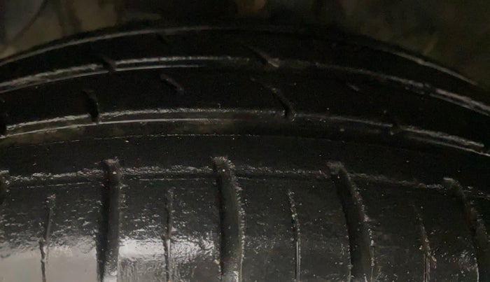 2021 Hyundai GRAND I10 NIOS SPORTZ AMT 1.2 KAPPA VTVT, Petrol, Automatic, 25,793 km, Left Front Tyre Tread