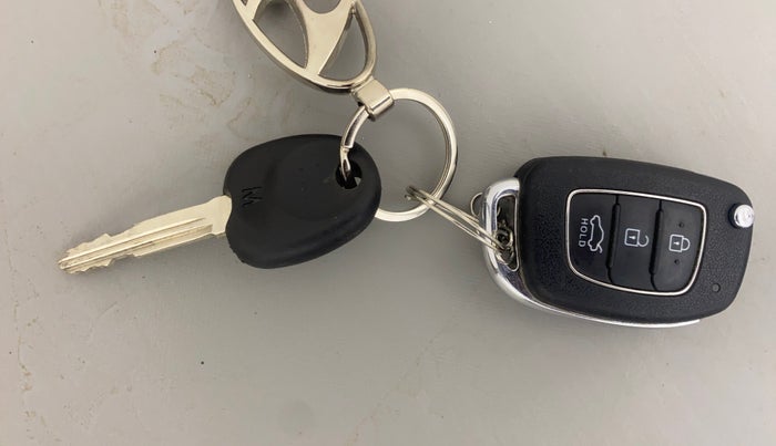 2021 Hyundai GRAND I10 NIOS SPORTZ AMT 1.2 KAPPA VTVT, Petrol, Automatic, 25,793 km, Key Close Up