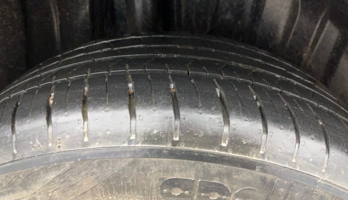 2023 Maruti FRONX DELTA PLUS 1.2MT, Petrol, Manual, 21,841 km, Right Rear Tyre Tread