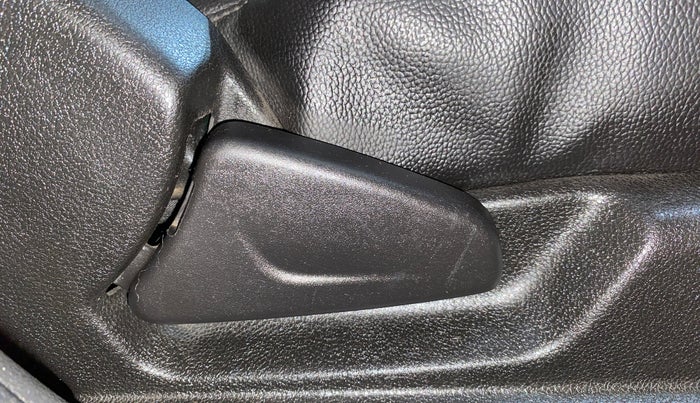 2020 Renault Kwid RXL, Petrol, Manual, 19,531 km, Driver Side Adjustment Panel