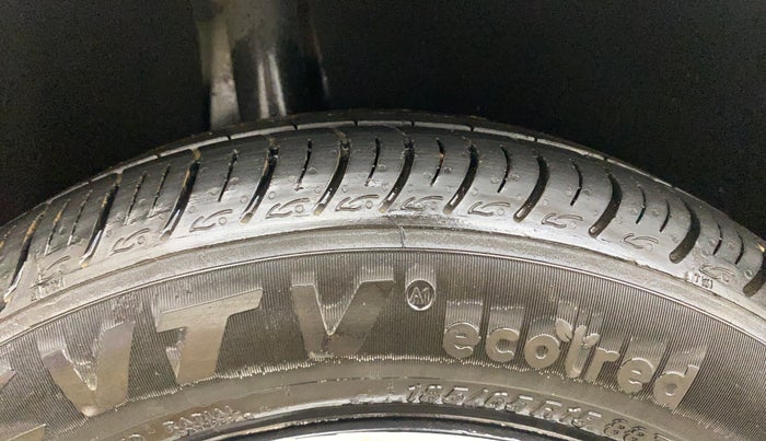 2016 Maruti Baleno DELTA PETROL 1.2, Petrol, Manual, 69,549 km, Right Rear Tyre Tread