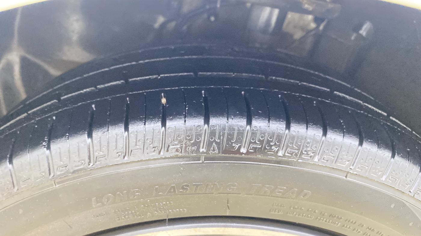 2022 Tata ALTROZ XZ PETROL, Petrol, Manual, 97,598 km, Left Front Tyre Tread