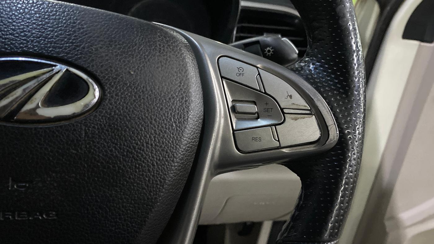 2022 Mahindra XUV300 W8 (O) 1.2 PETROL, Petrol, Manual, 61,570 km, Adaptive Cruise Control