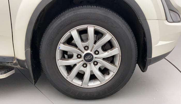 2021 Mahindra XUV500 W7, Diesel, Manual, 44,205 km, Right Front Wheel