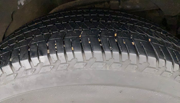 2021 Mahindra XUV500 W7, Diesel, Manual, 44,205 km, Left Rear Tyre Tread