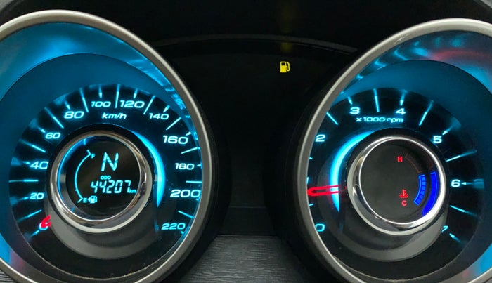 2021 Mahindra XUV500 W7, Diesel, Manual, 44,205 km, Odometer Image
