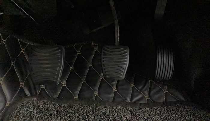 2021 Mahindra XUV500 W7, Diesel, Manual, 44,205 km, Pedals