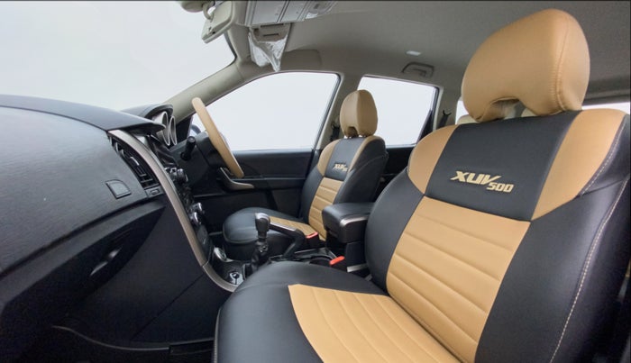 2021 Mahindra XUV500 W7, Diesel, Manual, 44,205 km, Right Side Front Door Cabin