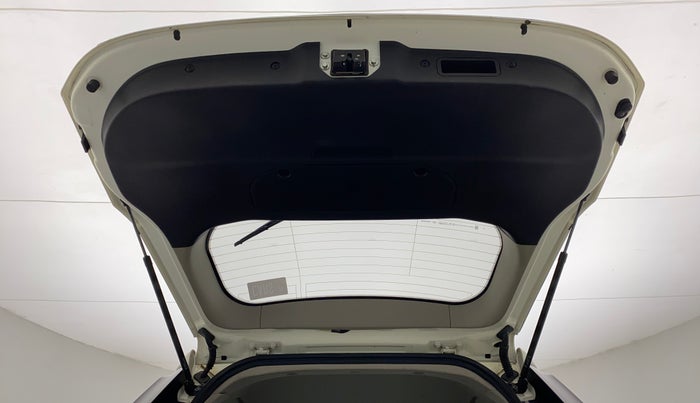 2021 Mahindra XUV500 W7, Diesel, Manual, 44,205 km, Boot Door Open