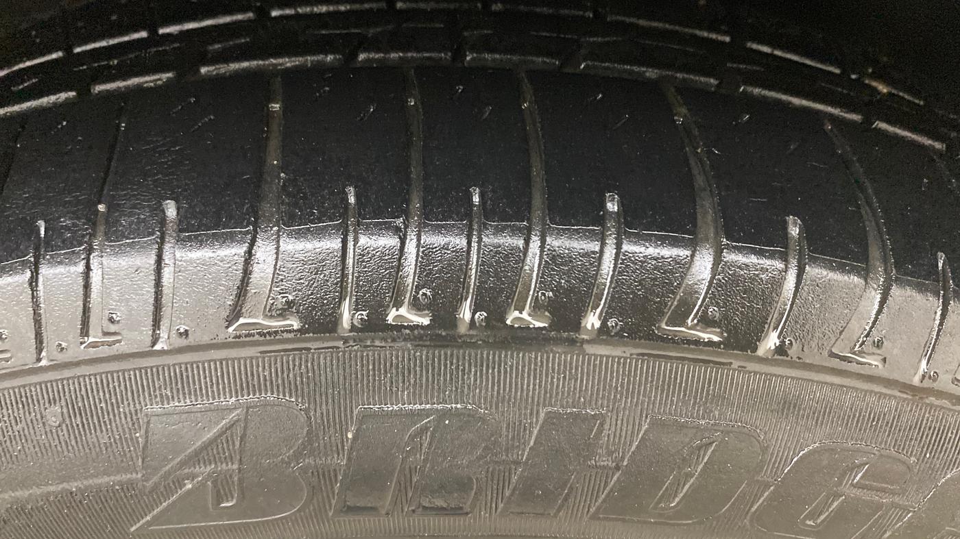 2015 Ford Ecosport TITANIUM 1.5L PETROL AT, Petrol, Automatic, 1,04,391 km, Left Rear Tyre Tread