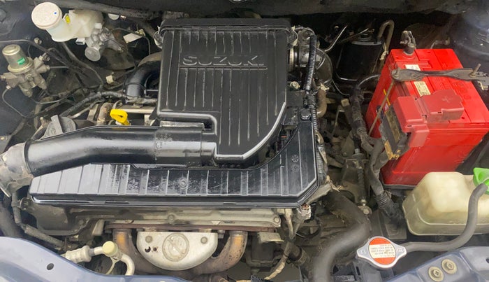 2013 Maruti Swift VXI, Petrol, Manual, 1,11,639 km, Engine View