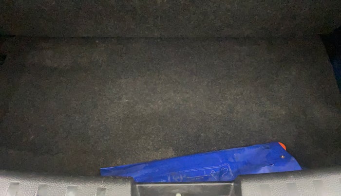 2013 Maruti Swift VXI, Petrol, Manual, 1,11,639 km, Boot Inside