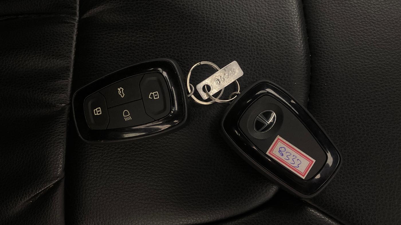 2022 Tata NEXON XZ PLUS PETROL, Petrol, Manual, 76,071 km, Key Close Up