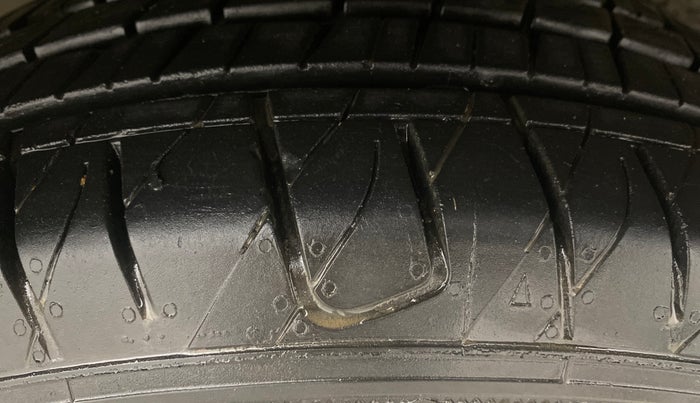 2022 Tata NEXON XZ PLUS PETROL, Petrol, Manual, 76,071 km, Right Front Tyre Tread