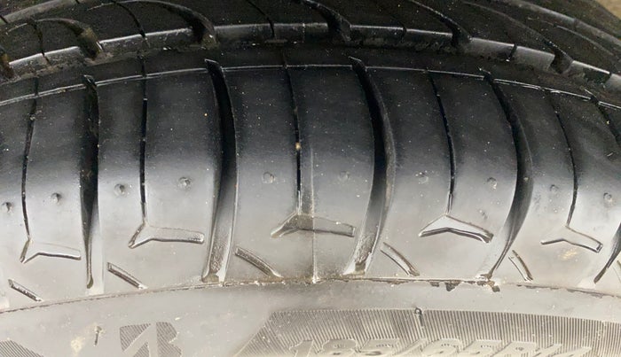 2013 Hyundai i20 SPORTZ 1.4 CRDI, Diesel, Manual, 1,48,956 km, Right Rear Tyre Tread