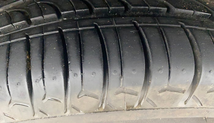 2013 Hyundai i20 SPORTZ 1.4 CRDI, Diesel, Manual, 1,48,956 km, Left Front Tyre Tread