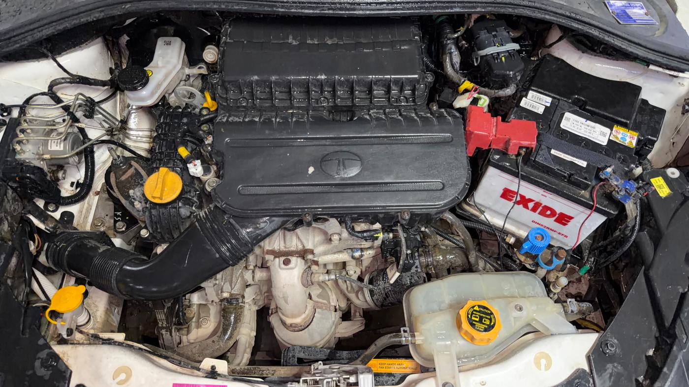 2024 Tata Tiago XT PETROL, CNG, Manual, 29,890 km, Engine View