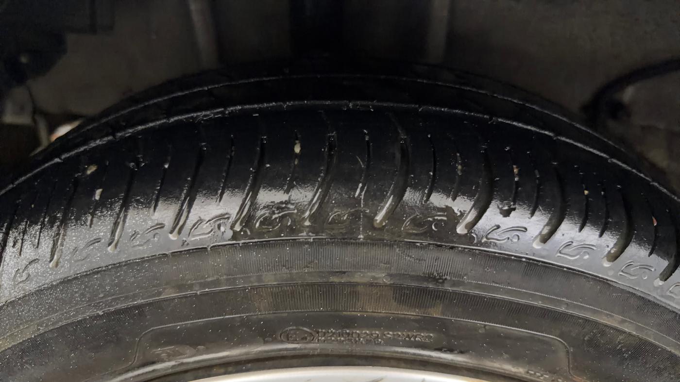 2024 Tata Tiago XT PETROL, CNG, Manual, 29,890 km, Right Rear Tyre Tread