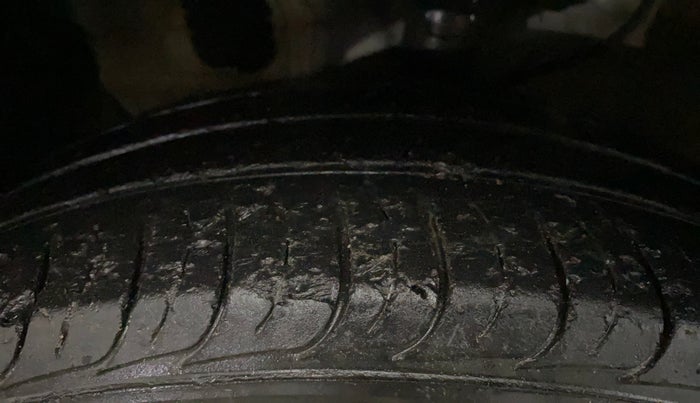 2018 Hyundai Creta SX PLUS 1.6 PETROL, Petrol, Manual, 27,828 km, Left Front Tyre Tread