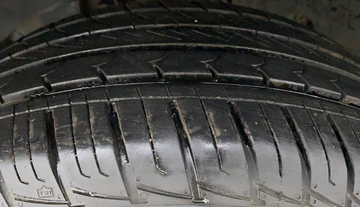 2017 Nissan Terrano XV PREMIUM D, Diesel, Manual, 92,636 km, Left Front Tyre Tread