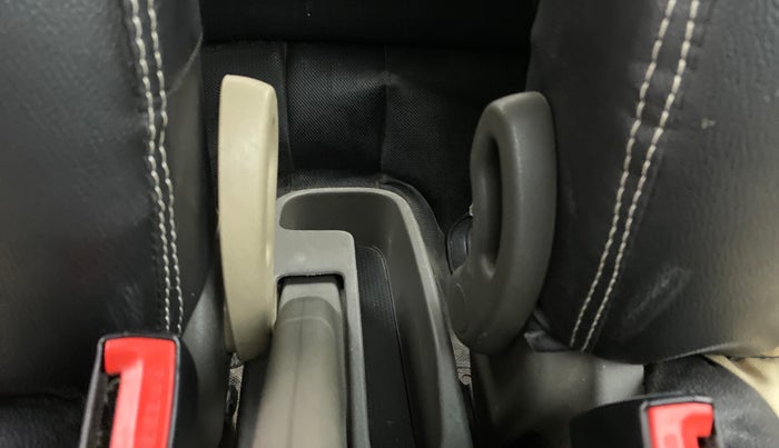 2013 Hyundai i10 MAGNA 1.1, Petrol, Manual, 77,460 km, Driver Side Adjustment Panel