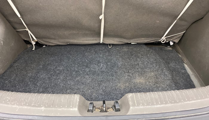 2013 Hyundai i10 MAGNA 1.1, Petrol, Manual, 77,460 km, Boot Inside