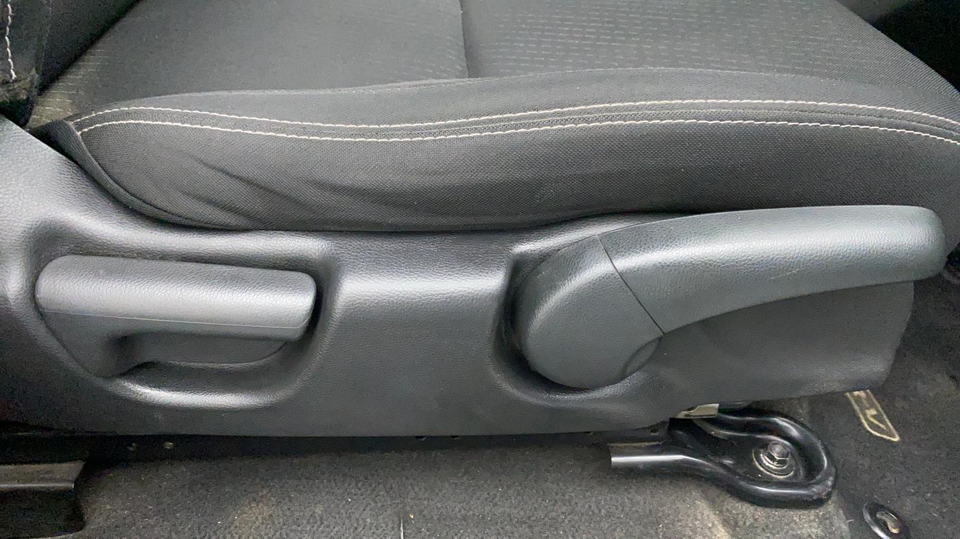 2017 Honda WR-V 1.2 i-VTEC VX MT, Petrol, Manual, 50,348 km, Driver Side Adjustment Panel