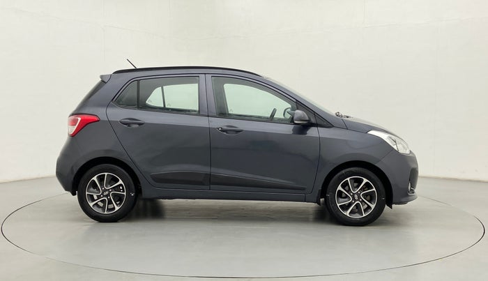 2017 Hyundai Grand i10 SPORTZ (O) 1.2 AT VTVT, Petrol, Automatic, 89,733 km, Right Side View
