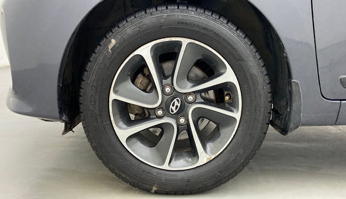 2017 Hyundai Grand i10 SPORTZ (O) 1.2 AT VTVT, Petrol, Automatic, 89,733 km, Left Front Wheel