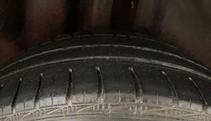2013 Volkswagen Polo COMFORTLINE 1.2L PETROL, Petrol, Manual, 58,297 km, Right Rear Tyre Tread