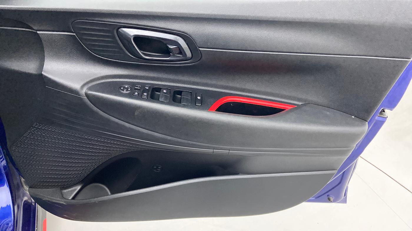 2021 Hyundai NEW I20 N LINE N6 1.0 TURBO GDI IMT DUAL TONE, Petrol, Manual, 34,360 km, Driver Side Door Panels Control