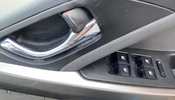 2018 Tata NEXON XZA PLUS DIESEL, Diesel, Automatic, 80,628 km, Driver Side Door Panels Control