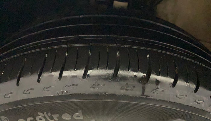 2019 Volkswagen Polo COMFORTLINE 1.0L MPI, Petrol, Manual, 70,587 km, Left Front Tyre Tread